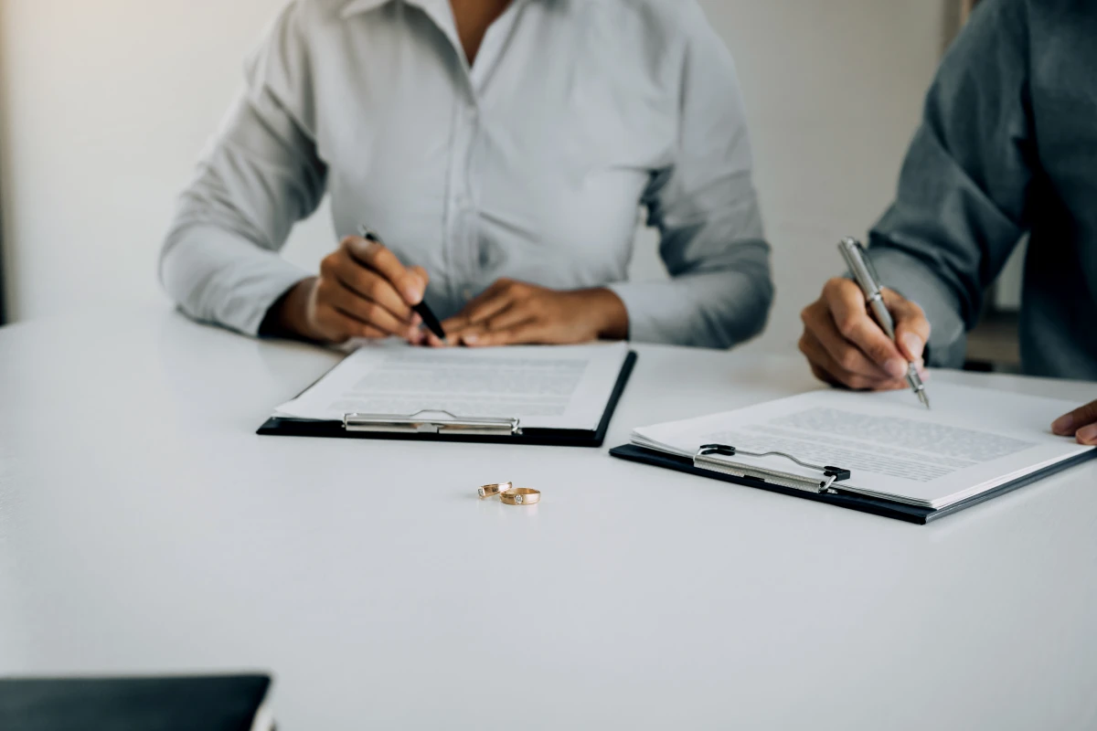 Le droit de la famille face aux défis du divorce : Comprendre vos droits et options