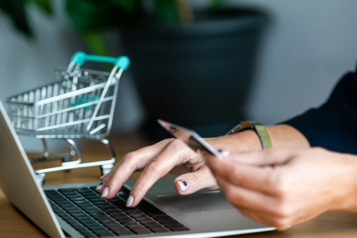 Les Droits des Acheteurs en Ligne : Protégez-vous dans la Jungle du E-commerce