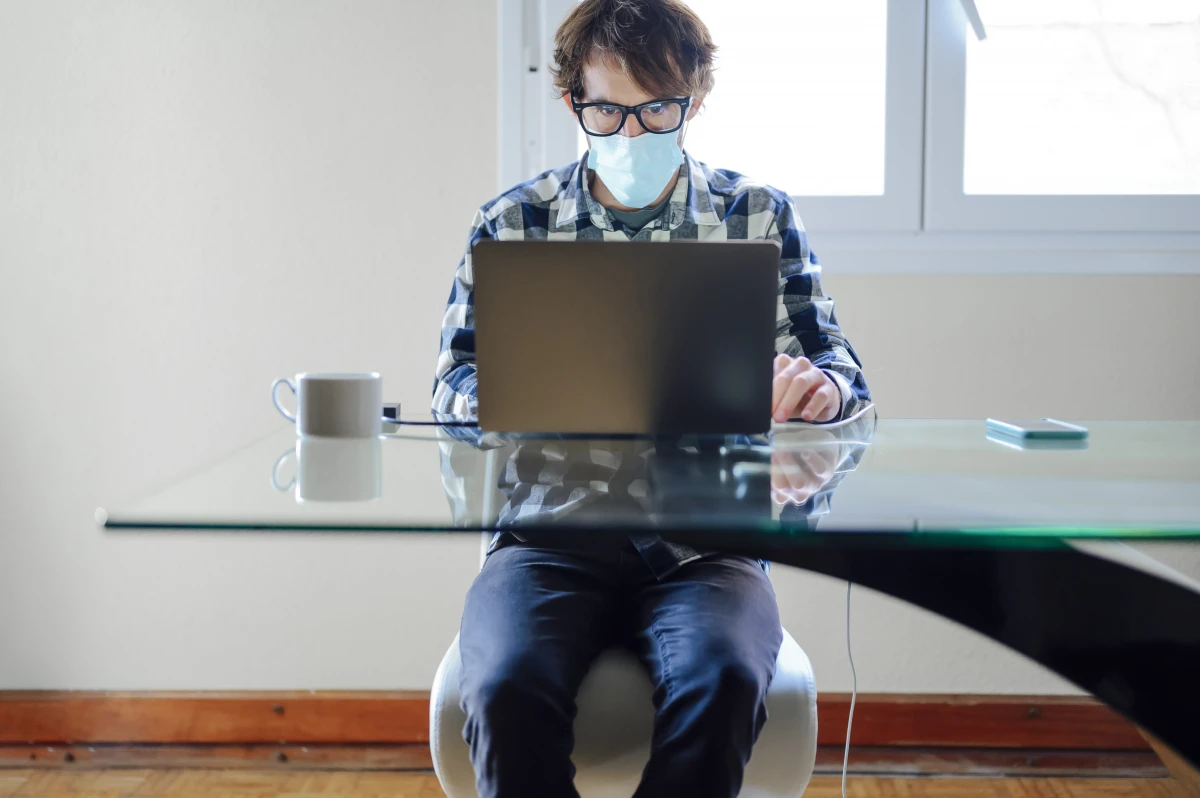 Le télétravail : nouvelle norme ou défi juridique ?